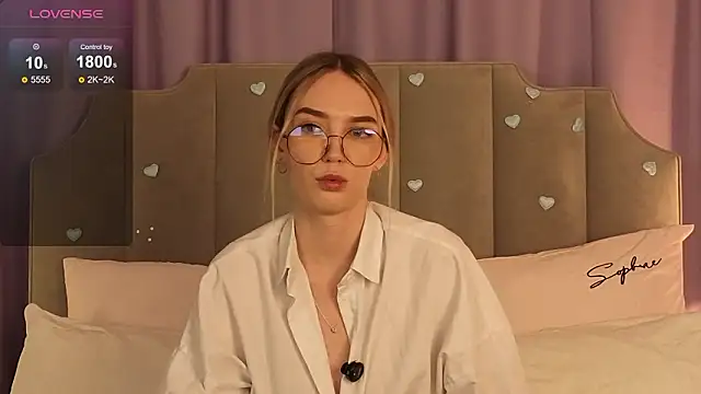 NikkiRyx online show from February 17, 2026, 4:04 pm