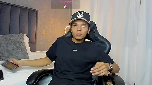 Alejandroo Montenegro online show from March 16, 2026, 9:06 pm