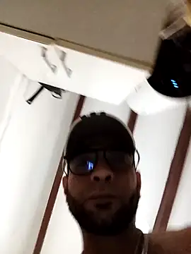 yoahotpetrafiery online show from February 10, 2026, 8:41 pm