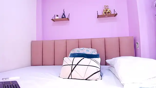 sam doll  online show from April 10, 2026, 7:21 pm