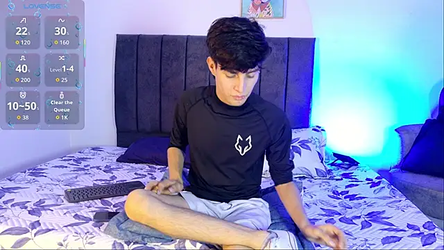 axxxel twink online show from June 4, 2026, 3:33 am