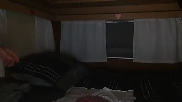 Snapshot of Sylly chatting on October 23, 2025, 5:28 am Sylly online show from October 23, 2025, 5:28 am