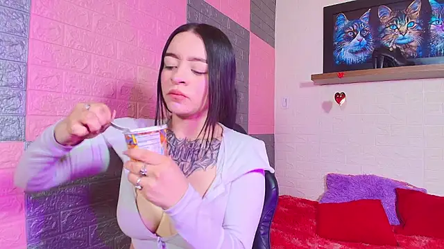 Snapshot of alanna_Love02 chatting on February 27, 2026, 3:56 pm alanna Love02 online show from February 27, 2026, 3:56 pm