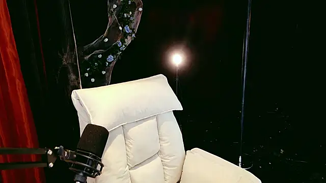 Snapshot of Lady-Mia777 chatting on February 9, 2026, 11:52 am Lady-Mia777 online show from February 9, 2026, 11:52 am