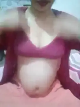 Snapshot of khushi_rawat chatting on February 1, 2026, 3:54 pm khushi rawat online show from February 1, 2026, 3:54 pm