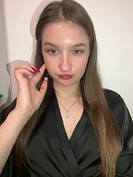 Green eyes lady online show from May 7, 2026, 7:17 pm