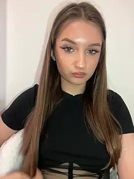 Green eyes lady online show from March 16, 2026, 1:04 pm