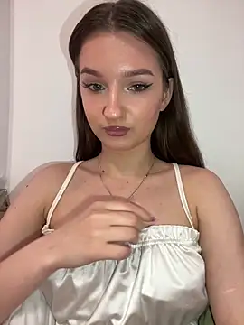 Green eyes lady online show from February 24, 2026, 11:11 am