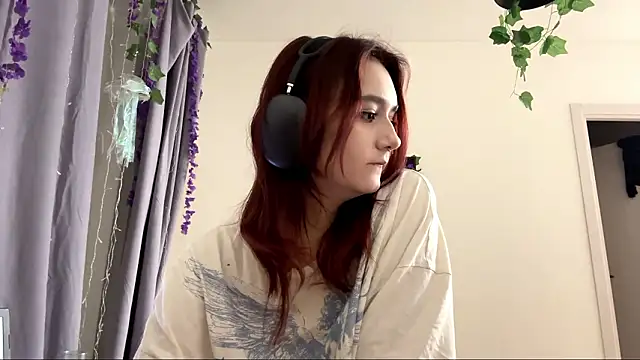 LunaMacky online show from February 9, 2026, 12:41 am