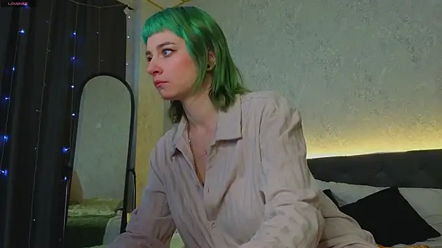 Scarle Whisper online show from April 5, 2026, 1:01 am