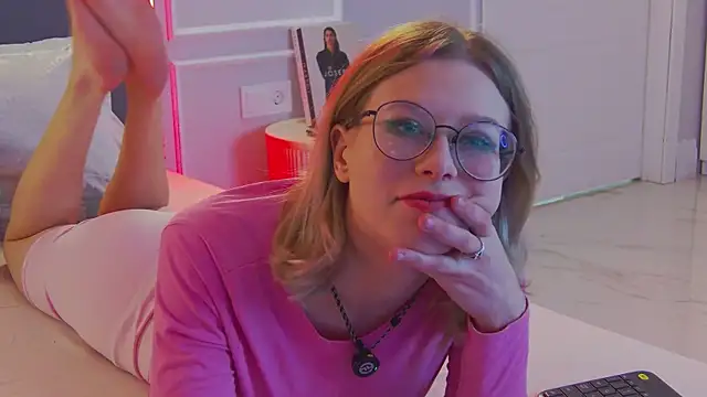 Snapshot of Ivy_Allen chatting on February 6, 2026, 5:42 pm Ivy Allen online show from February 6, 2026, 5:42 pm