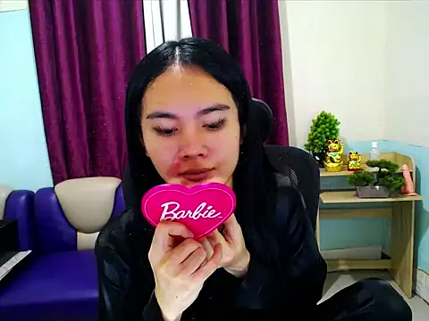 devine goddess online show from April 18, 2026, 1:02 pm