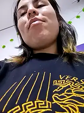 Snapshot of Kennya_Rodriguez chatting on March 11, 2025, 11:33 am Kennya Rodriguez online show from March 11, 2025, 11:33 am