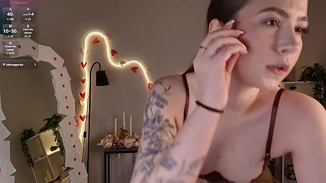 Snapshot of Courtney_C chatting on February 16, 2026, 5:06 am Courtney C online show from February 16, 2026, 5:06 am