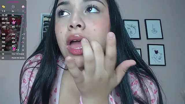 Snapshot of Mia_Vibe chatting on February 6, 2026, 8:38 pm Mia Vibe online show from February 6, 2026, 8:38 pm