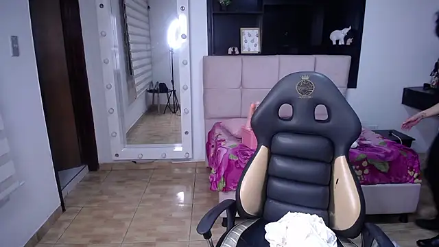 Lynn turner online show from March 29, 2026, 12:51 pm