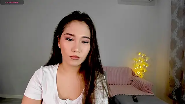 mayameilin online show from February 9, 2026, 1:09 pm