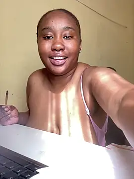 MeekyCurvyAss online show from August 4, 2026, 11:37 am