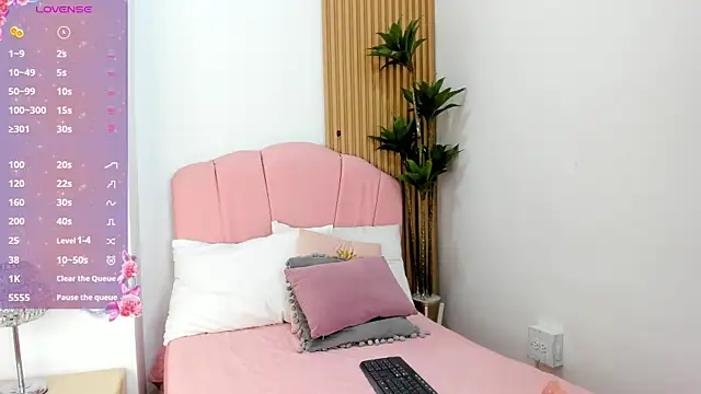 Snapshot of lara_spaark chatting on March 1, 2026, 7:14 pm lara spaark online show from March 1, 2026, 7:14 pm