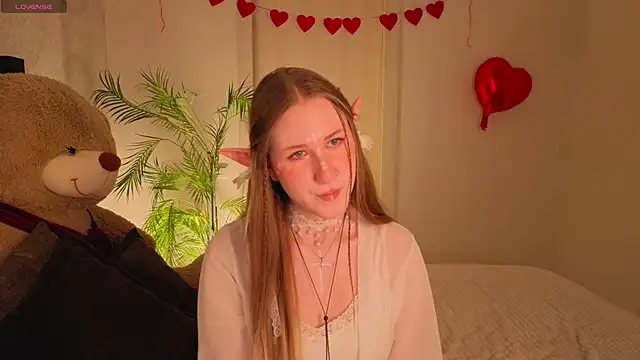 Snapshot of CassieReborn chatting on February 17, 2026, 11:02 pm CassieReborn online show from February 17, 2026, 11:02 pm