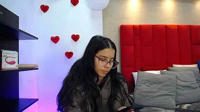 Snapshot of Luna_Millers chatting on March 2, 2026, 4:24 am Luna Millers online show from March 2, 2026, 4:24 am