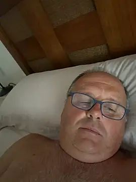 Snapshot of YachtCaptain10 chatting on July 2, 2026, 6:36 pm YachtCaptain10 online show from July 2, 2026, 6:36 pm