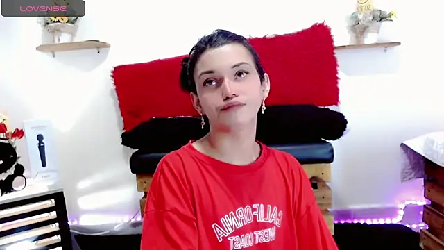 Snapshot of NathalialLooes chatting on February 15, 2026, 8:52 pm NathalialLooes online show from February 15, 2026, 8:52 pm