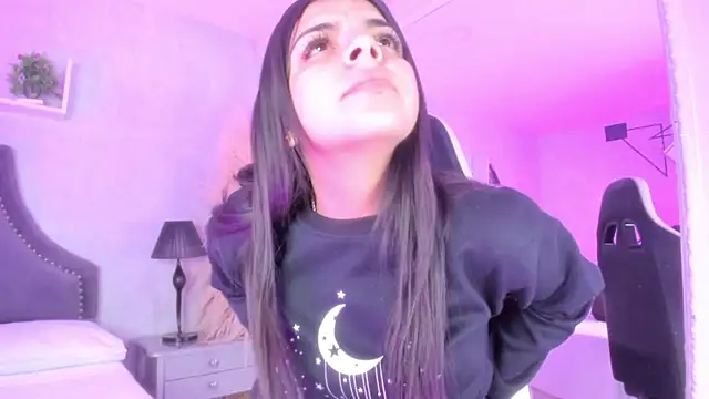 KarelyMitchel online show from April 14, 2026, 12:43 pm