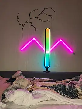 AlyaX X online show from March 25, 2026, 8:08 pm