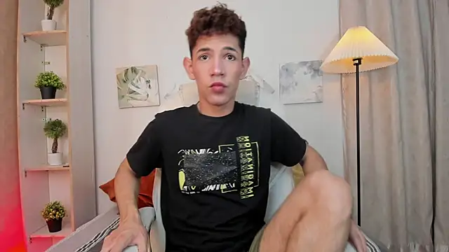 Snapshot of arlequiin_ chatting on February 7, 2026, 8:39 pm arlequiin online show from February 7, 2026, 8:39 pm