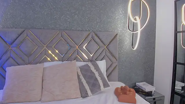 Snapshot of Bella-Swant chatting on February 22, 2026, 11:45 am Bella-Swant online show from February 22, 2026, 11:45 am