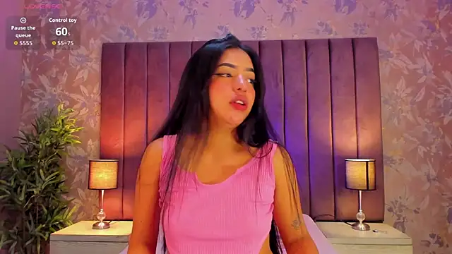 sophiegriffin online show from April 15, 2026, 1:15 pm