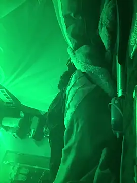 ThridLegTj online show from April 23, 2026, 12:29 pm