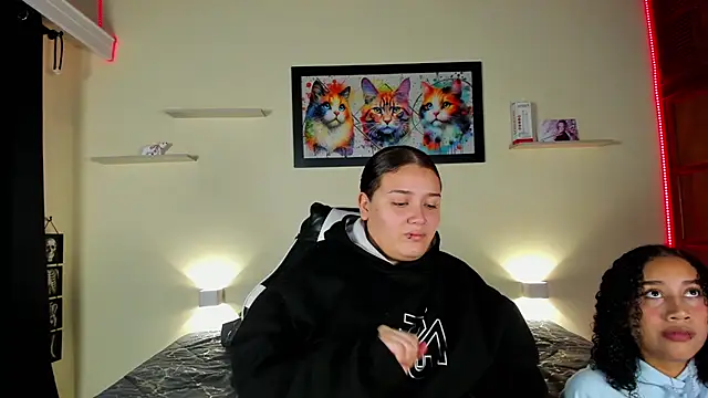 Snapshot of meredit_cris23 chatting on February 19, 2026, 3:25 am meredit cris23 online show from February 19, 2026, 3:25 am