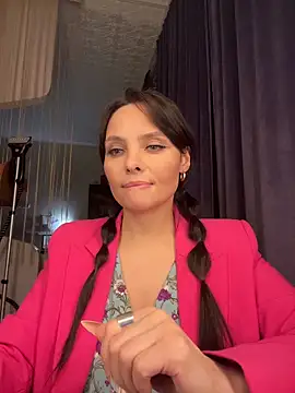 Leia Prana online show from February 14, 2026, 9:04 pm