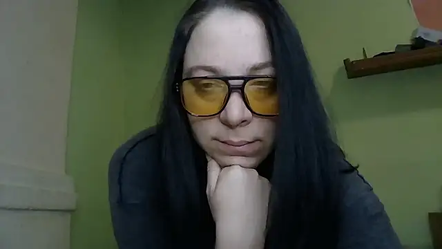 Snapshot of MillaSourety chatting on February 12, 2026, 8:47 am MillaSourety online show from February 12, 2026, 8:47 am