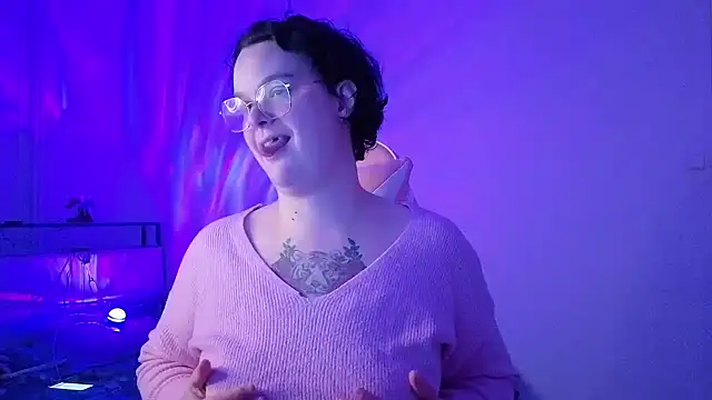 lunatigre4 online show from February 6, 2026, 7:10 pm