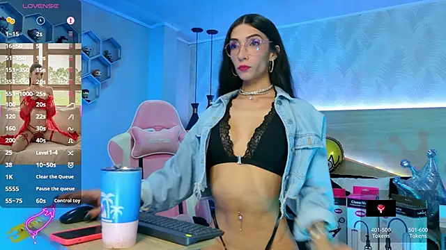 Snapshot of kylliefox_ chatting on October 17, 2025, 1:57 pm kylliefox  online show from October 17, 2025, 1:57 pm