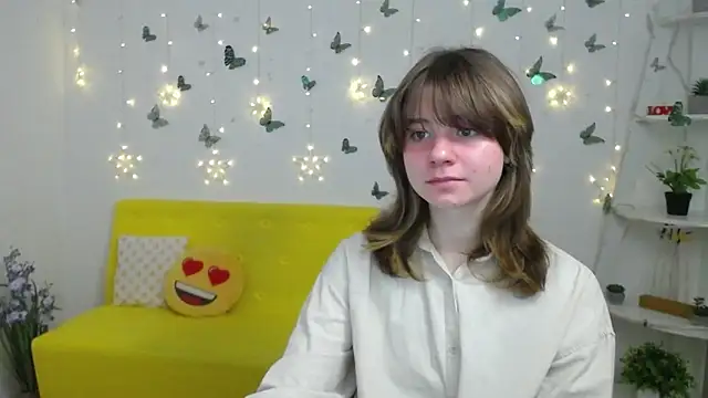 AnnaWest  online show from March 4, 2026, 6:32 am