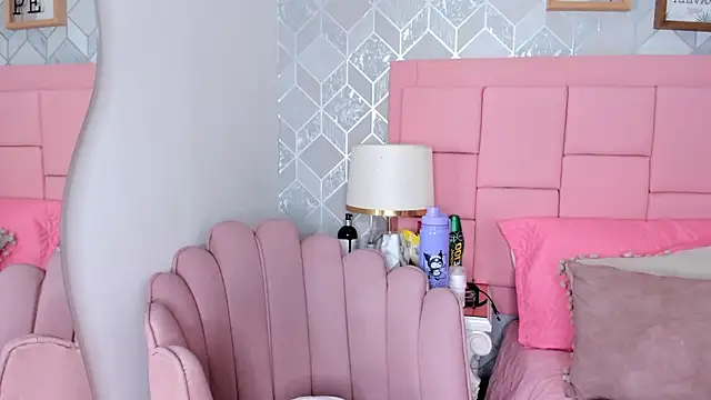 Snapshot of dolly_kitter chatting on February 23, 2026, 11:44 am dolly kitter online show from February 23, 2026, 11:44 am