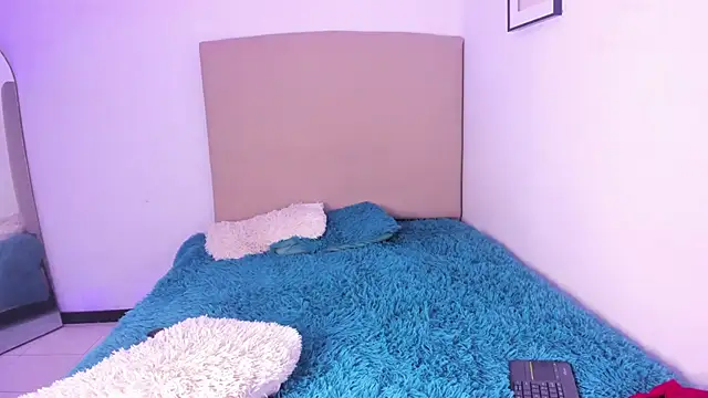 im tiffany  online show from February 27, 2026, 4:12 am