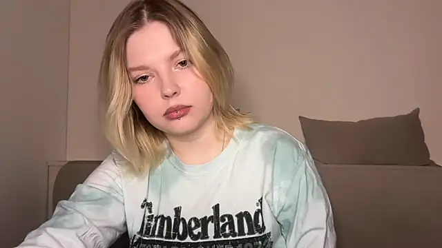 Ophelia Ritz online show from April 4, 2026, 10:27 pm