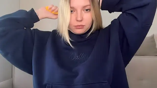 Ophelia Ritz online show from April 3, 2026, 4:41 am