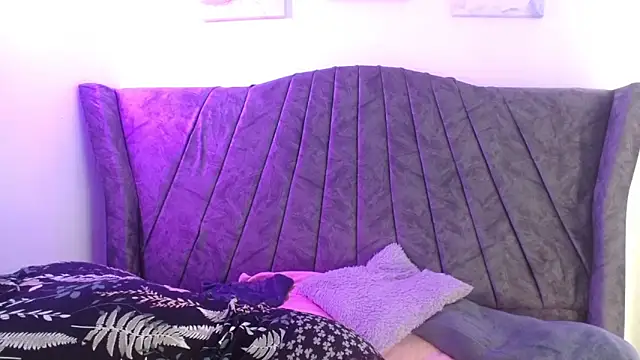 Iris bloom69 online show from March 3, 2026, 12:34 pm