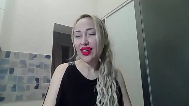 NanaGold2992 online show from February 26, 2026, 3:28 am