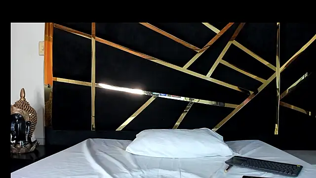 AngieLafourcade online show from February 12, 2026, 12:49 pm