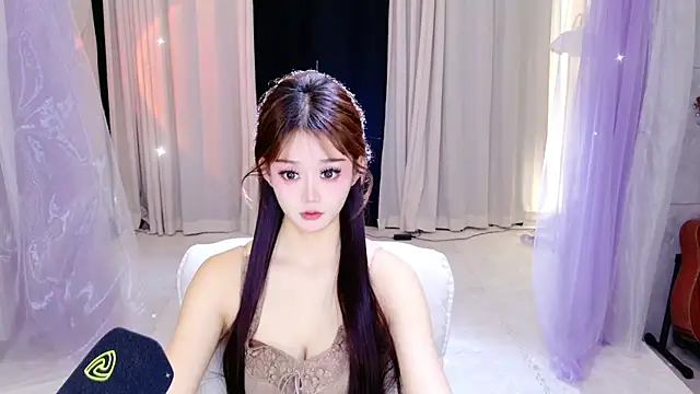 Dancer Lucky-Nini online show from April 17, 2026, 11:18 pm