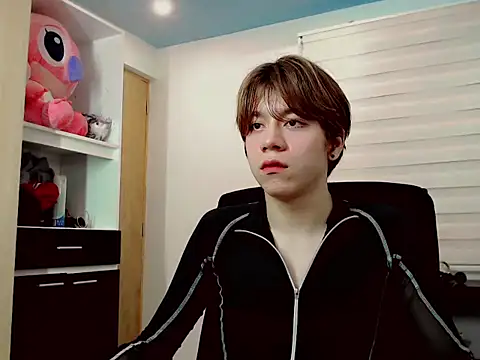 duvisex19 online show from March 24, 2026, 2:33 am