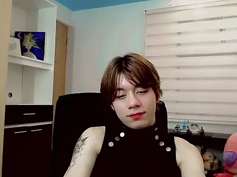 duvisex19 online show from April 14, 2026, 9:09 pm