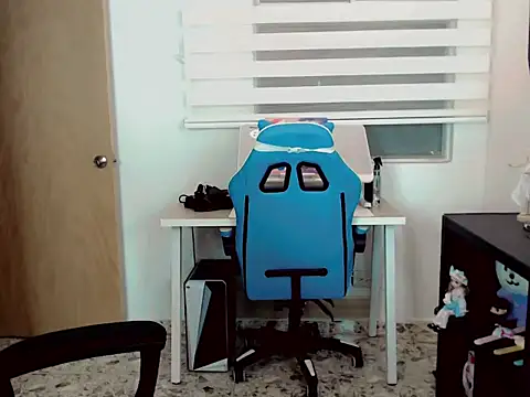 duvisex19 online show from February 8, 2026, 4:32 am